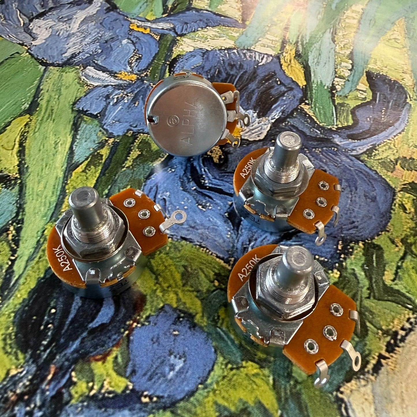 4 Potentiomers Pot Guitar/Bass Alpha A250K Solid Shaft Audio Taper Full Size