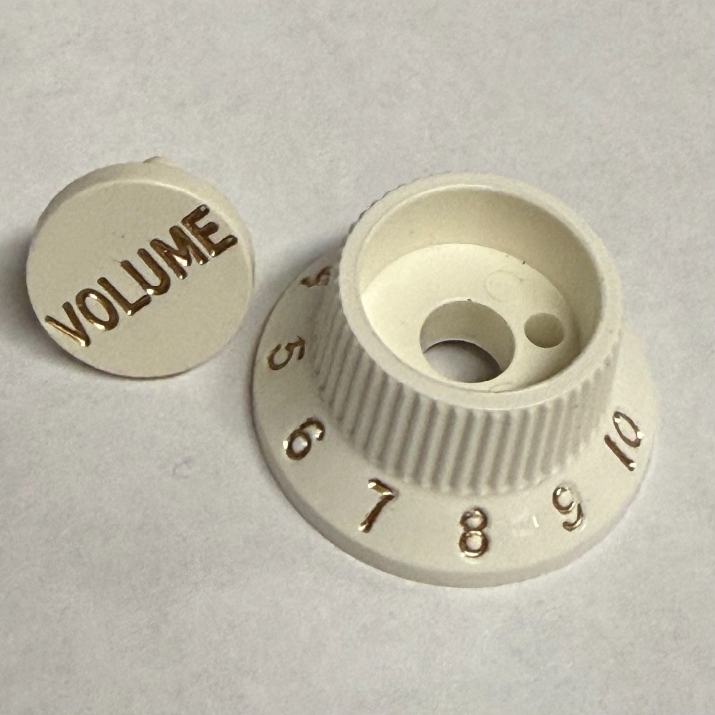 (1) Genuine Fender S-1 S1 Parchment Stratocaster/Strat Volume Knob 005-9266-049