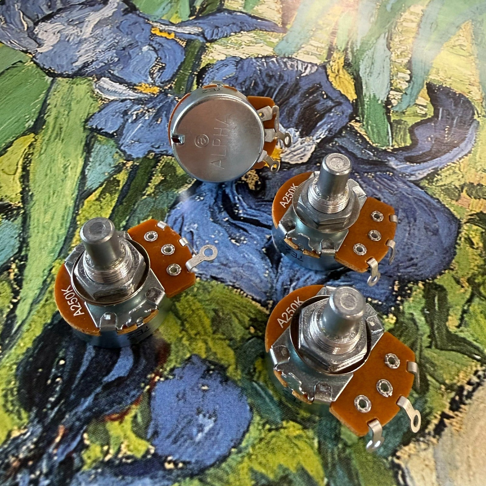 4 Potentiomers Pot Guitar/Bass Alpha A250K Solid Shaft Audio Taper Full Size