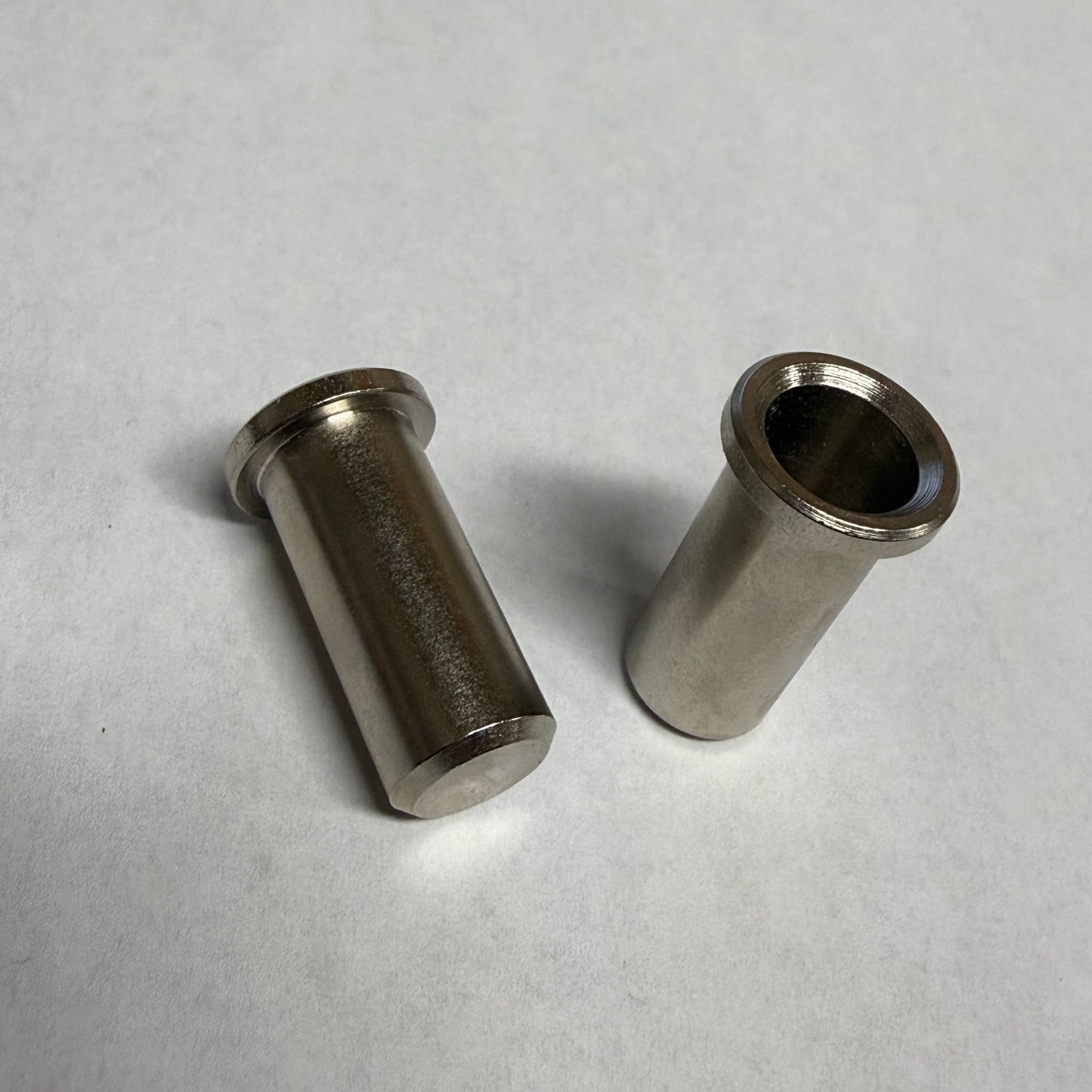 2 Fender Mustang Jaguar Jazzmaster® Guitar Bridge Import Thimbles Inserts